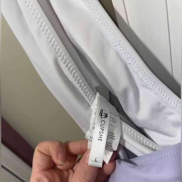 Cupshe Color Block One Piece Swim Suit - Picture 3 of 3